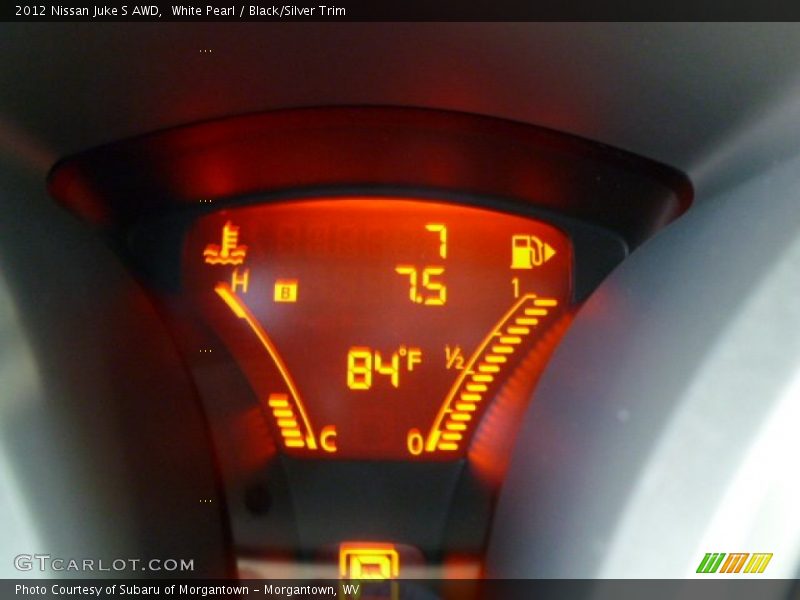 White Pearl / Black/Silver Trim 2012 Nissan Juke S AWD