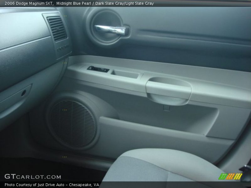 Midnight Blue Pearl / Dark Slate Gray/Light Slate Gray 2006 Dodge Magnum SXT