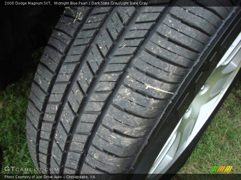 Midnight Blue Pearl / Dark Slate Gray/Light Slate Gray 2006 Dodge Magnum SXT