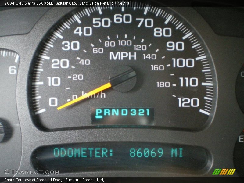 Sand Beige Metallic / Neutral 2004 GMC Sierra 1500 SLE Regular Cab