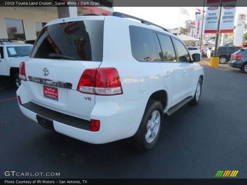 Super White / Dark Gray 2009 Toyota Land Cruiser