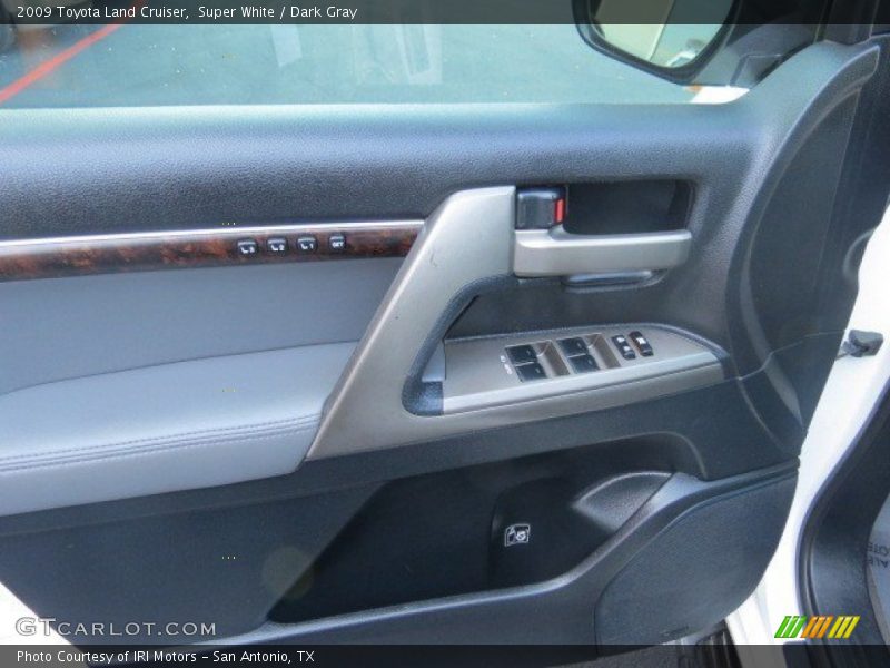 Super White / Dark Gray 2009 Toyota Land Cruiser