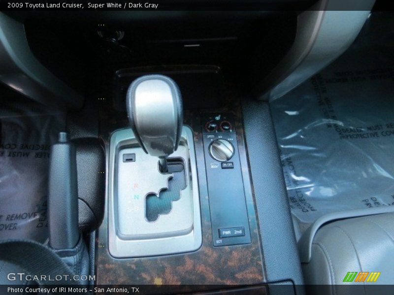 Super White / Dark Gray 2009 Toyota Land Cruiser