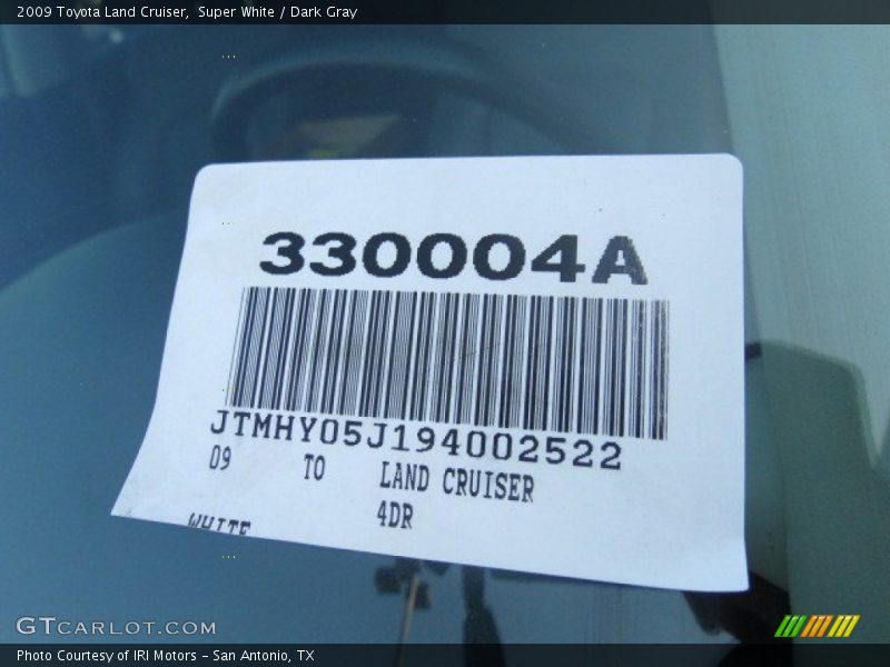 Super White / Dark Gray 2009 Toyota Land Cruiser