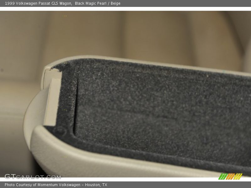 Black Magic Pearl / Beige 1999 Volkswagen Passat GLS Wagon