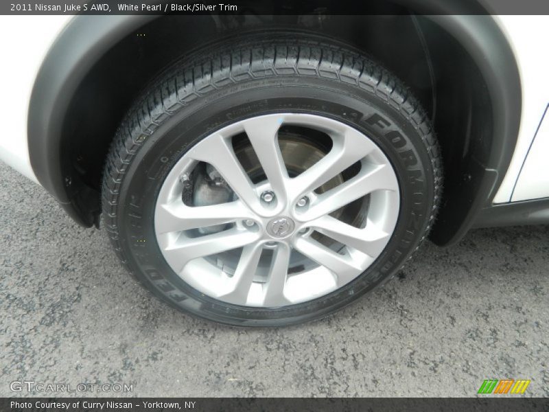 White Pearl / Black/Silver Trim 2011 Nissan Juke S AWD