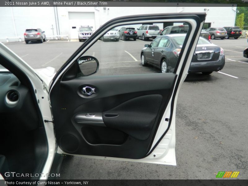 White Pearl / Black/Silver Trim 2011 Nissan Juke S AWD