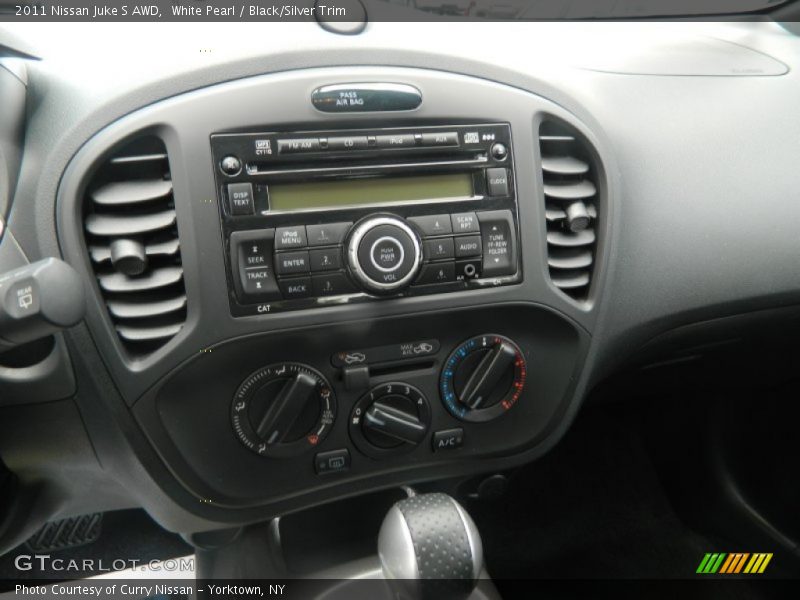 White Pearl / Black/Silver Trim 2011 Nissan Juke S AWD