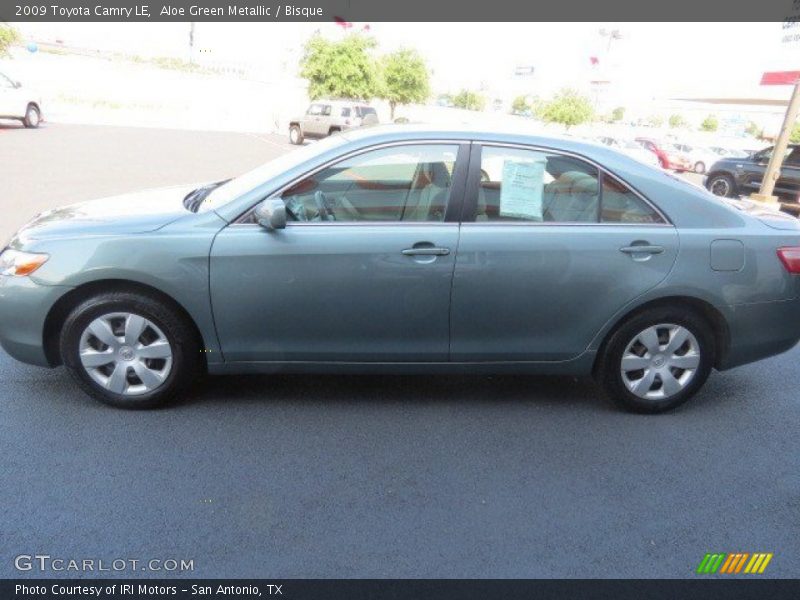 Aloe Green Metallic / Bisque 2009 Toyota Camry LE