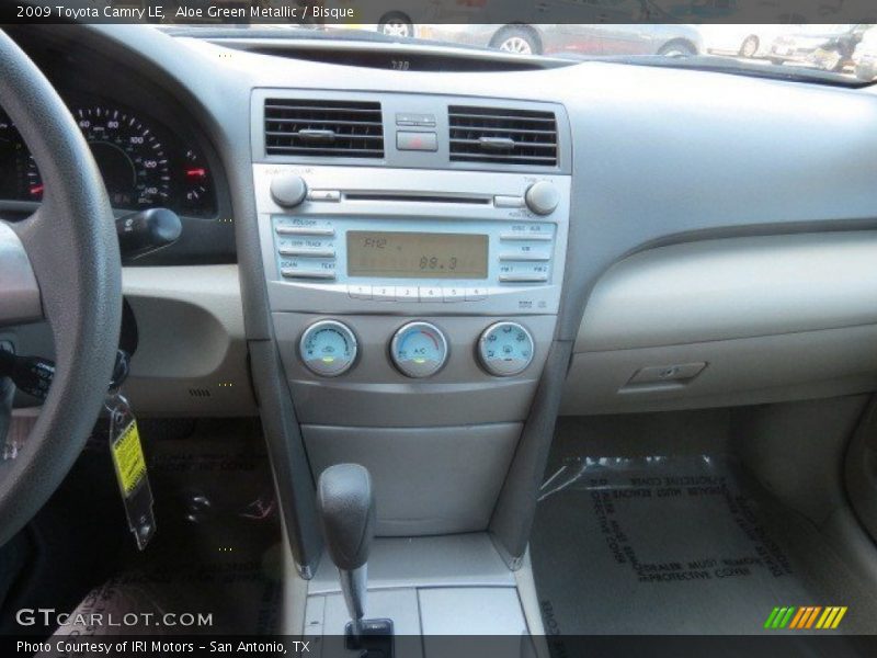 Aloe Green Metallic / Bisque 2009 Toyota Camry LE