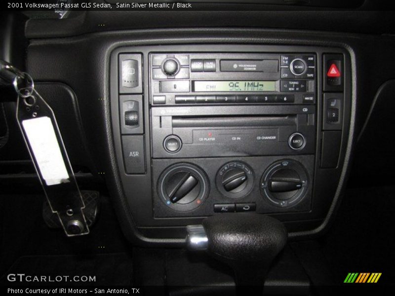 Satin Silver Metallic / Black 2001 Volkswagen Passat GLS Sedan