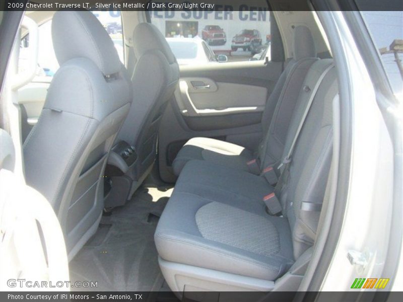 Silver Ice Metallic / Dark Gray/Light Gray 2009 Chevrolet Traverse LT