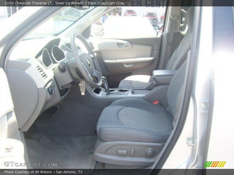 Silver Ice Metallic / Dark Gray/Light Gray 2009 Chevrolet Traverse LT
