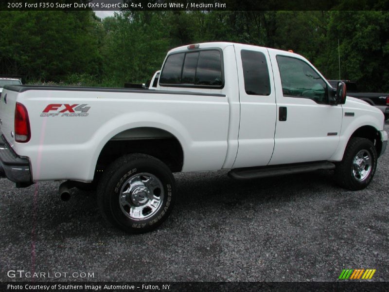 Oxford White / Medium Flint 2005 Ford F350 Super Duty FX4 SuperCab 4x4