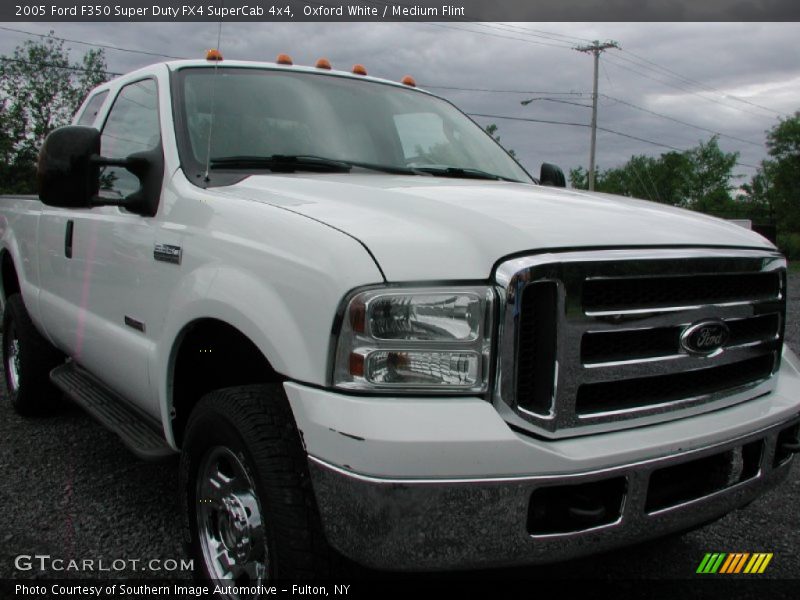 Oxford White / Medium Flint 2005 Ford F350 Super Duty FX4 SuperCab 4x4
