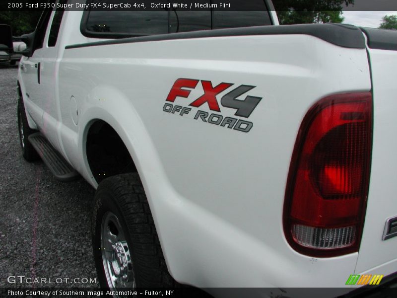 Oxford White / Medium Flint 2005 Ford F350 Super Duty FX4 SuperCab 4x4
