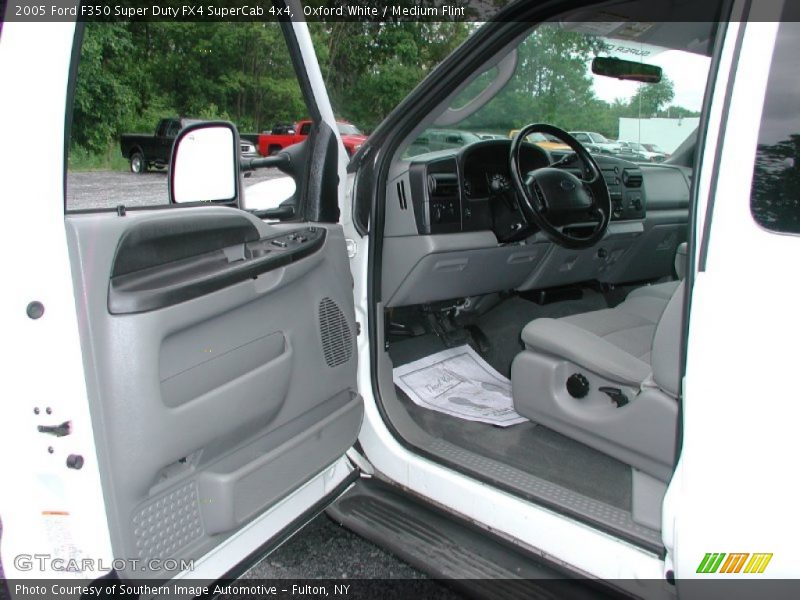 Oxford White / Medium Flint 2005 Ford F350 Super Duty FX4 SuperCab 4x4
