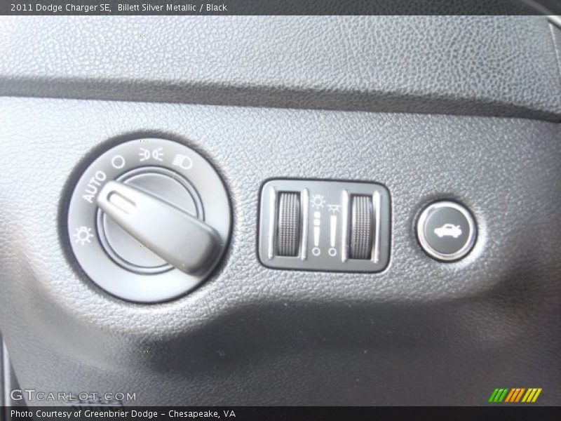 Billett Silver Metallic / Black 2011 Dodge Charger SE