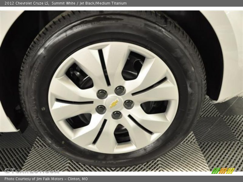 Summit White / Jet Black/Medium Titanium 2012 Chevrolet Cruze LS