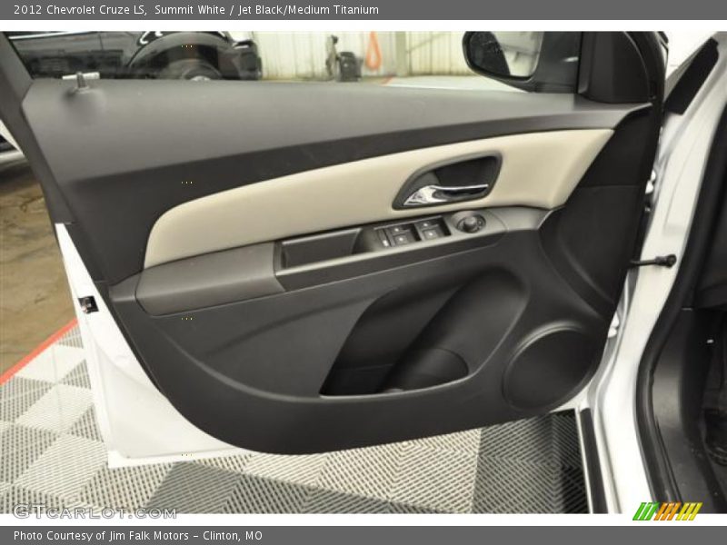 Summit White / Jet Black/Medium Titanium 2012 Chevrolet Cruze LS