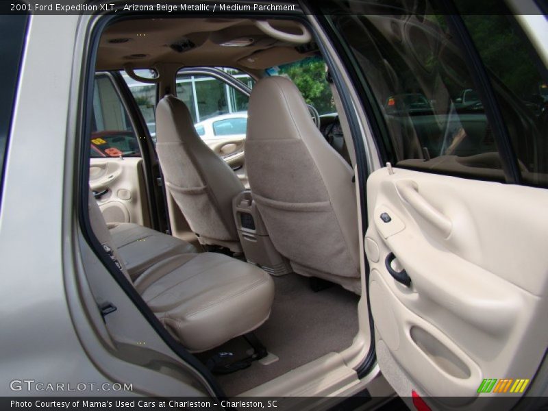 Arizona Beige Metallic / Medium Parchment 2001 Ford Expedition XLT