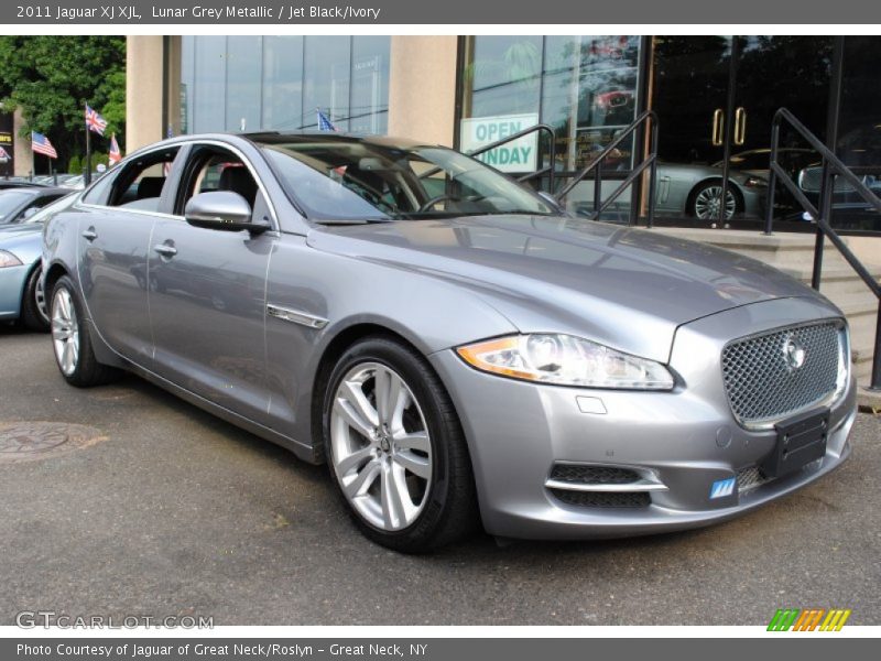 Front 3/4 View of 2011 XJ XJL