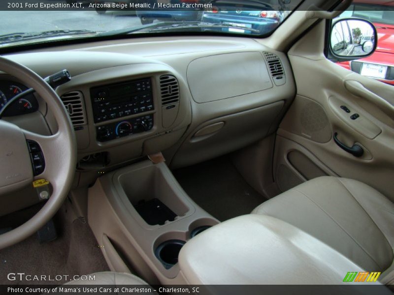 Arizona Beige Metallic / Medium Parchment 2001 Ford Expedition XLT