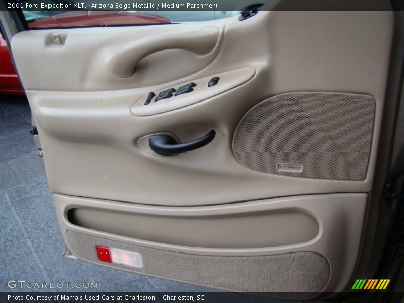 Arizona Beige Metallic / Medium Parchment 2001 Ford Expedition XLT