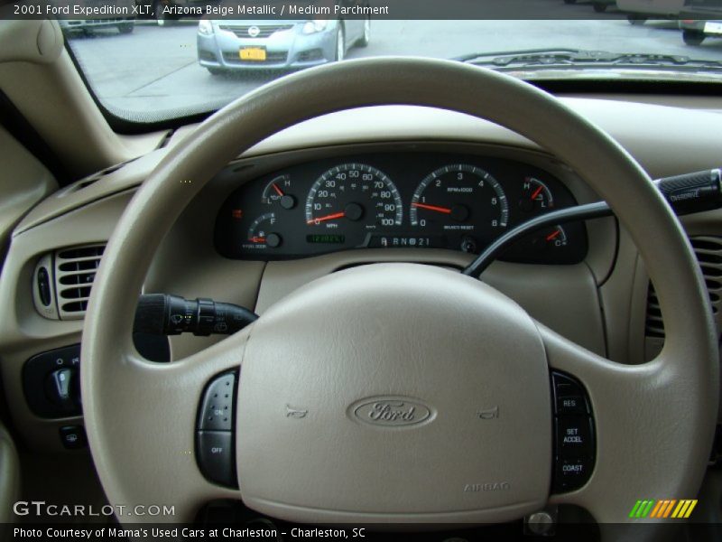 Arizona Beige Metallic / Medium Parchment 2001 Ford Expedition XLT