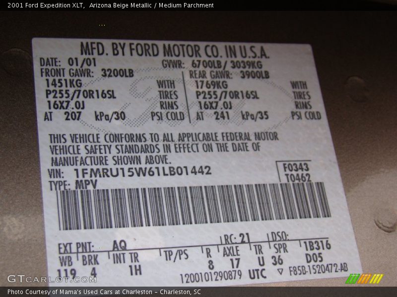 Arizona Beige Metallic / Medium Parchment 2001 Ford Expedition XLT