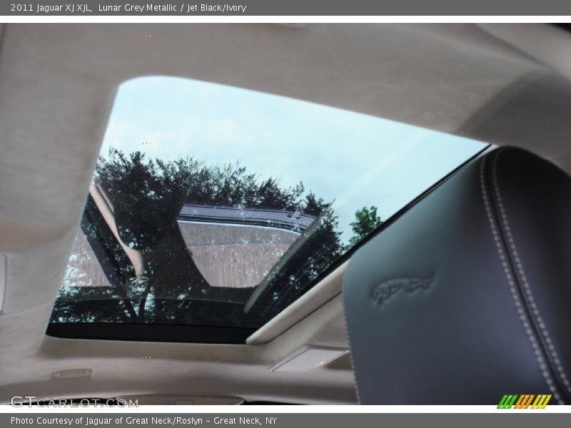 Sunroof of 2011 XJ XJL