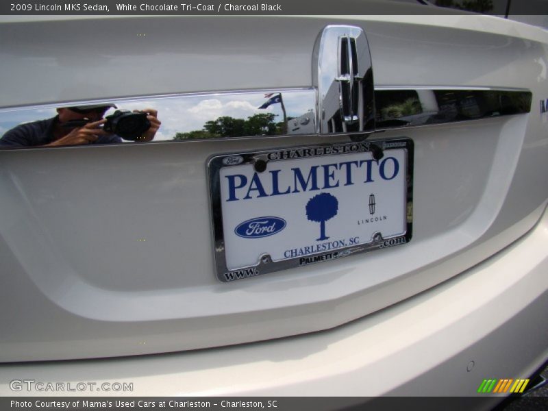 White Chocolate Tri-Coat / Charcoal Black 2009 Lincoln MKS Sedan