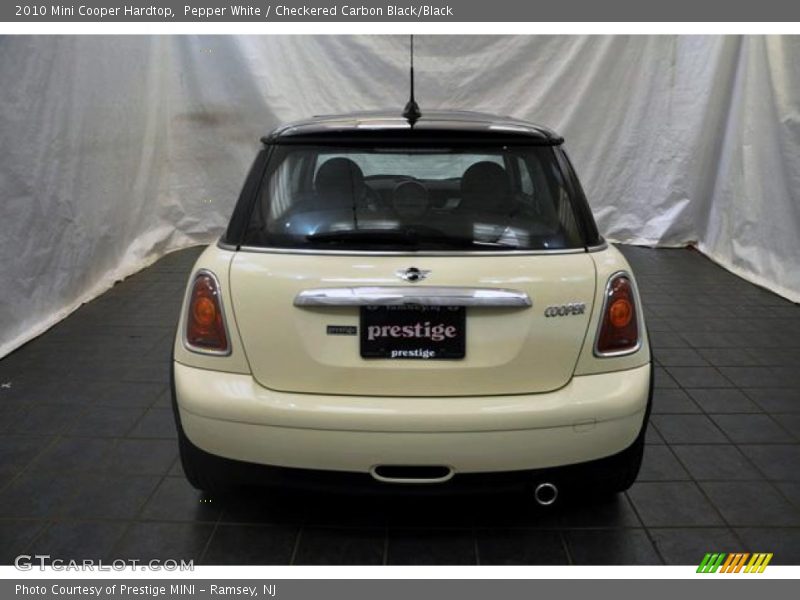 Pepper White / Checkered Carbon Black/Black 2010 Mini Cooper Hardtop