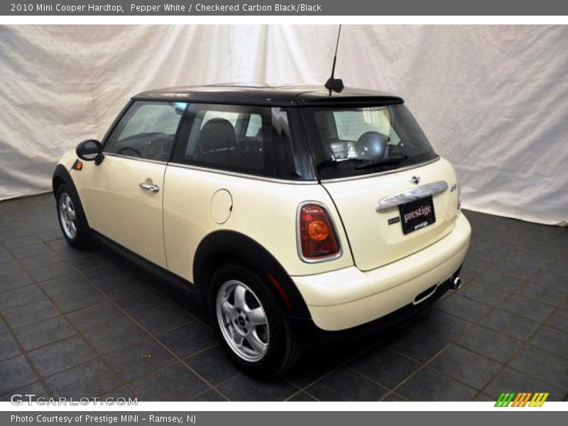 Pepper White / Checkered Carbon Black/Black 2010 Mini Cooper Hardtop