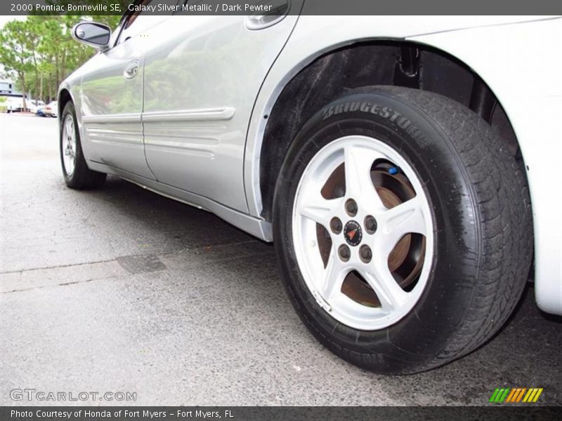 Galaxy Silver Metallic / Dark Pewter 2000 Pontiac Bonneville SE