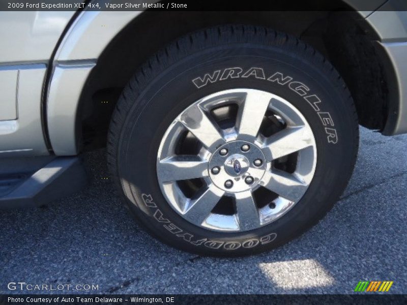 Vapor Silver Metallic / Stone 2009 Ford Expedition XLT 4x4