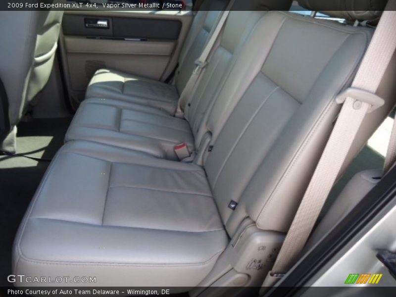 Vapor Silver Metallic / Stone 2009 Ford Expedition XLT 4x4