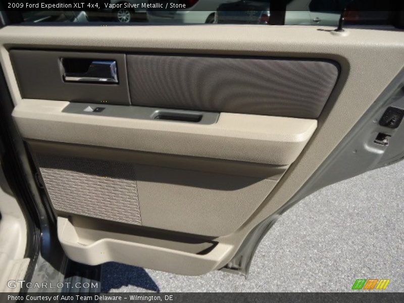 Vapor Silver Metallic / Stone 2009 Ford Expedition XLT 4x4