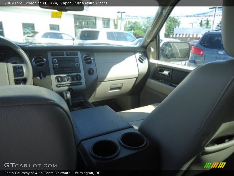 Vapor Silver Metallic / Stone 2009 Ford Expedition XLT 4x4