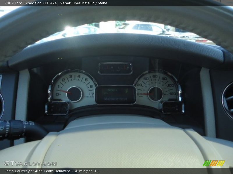 Vapor Silver Metallic / Stone 2009 Ford Expedition XLT 4x4