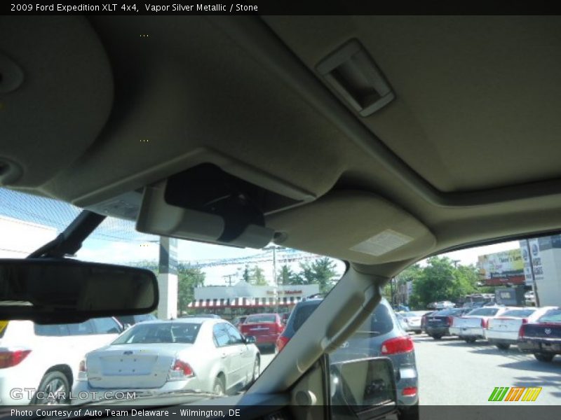 Vapor Silver Metallic / Stone 2009 Ford Expedition XLT 4x4