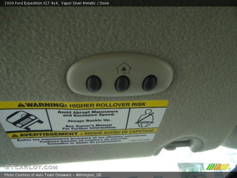 Vapor Silver Metallic / Stone 2009 Ford Expedition XLT 4x4