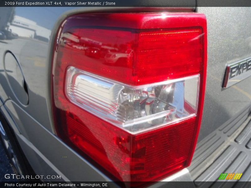 Vapor Silver Metallic / Stone 2009 Ford Expedition XLT 4x4