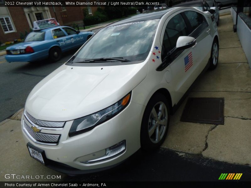 White Diamond Tricoat / Light Neutral/Dark Accents 2012 Chevrolet Volt Hatchback