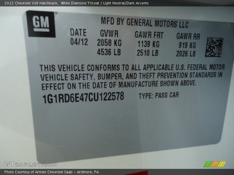 White Diamond Tricoat / Light Neutral/Dark Accents 2012 Chevrolet Volt Hatchback