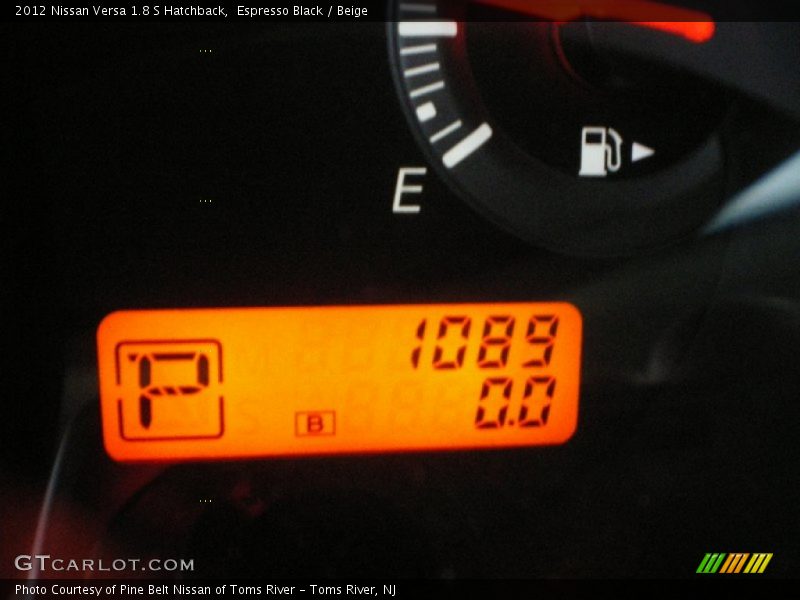 Espresso Black / Beige 2012 Nissan Versa 1.8 S Hatchback