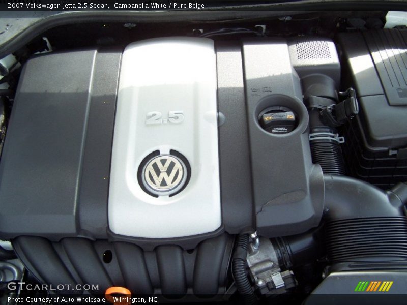Campanella White / Pure Beige 2007 Volkswagen Jetta 2.5 Sedan
