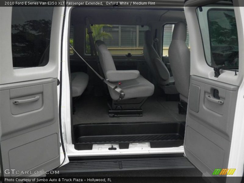 Oxford White / Medium Flint 2010 Ford E Series Van E350 XLT Passenger Extended