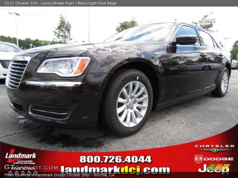 Luxury Brown Pearl / Black/Light Frost Beige 2012 Chrysler 300