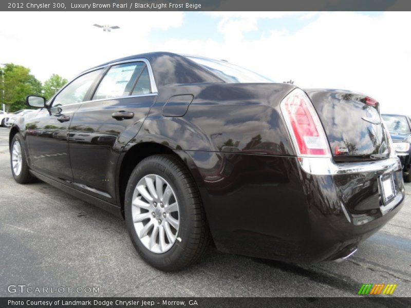 Luxury Brown Pearl / Black/Light Frost Beige 2012 Chrysler 300